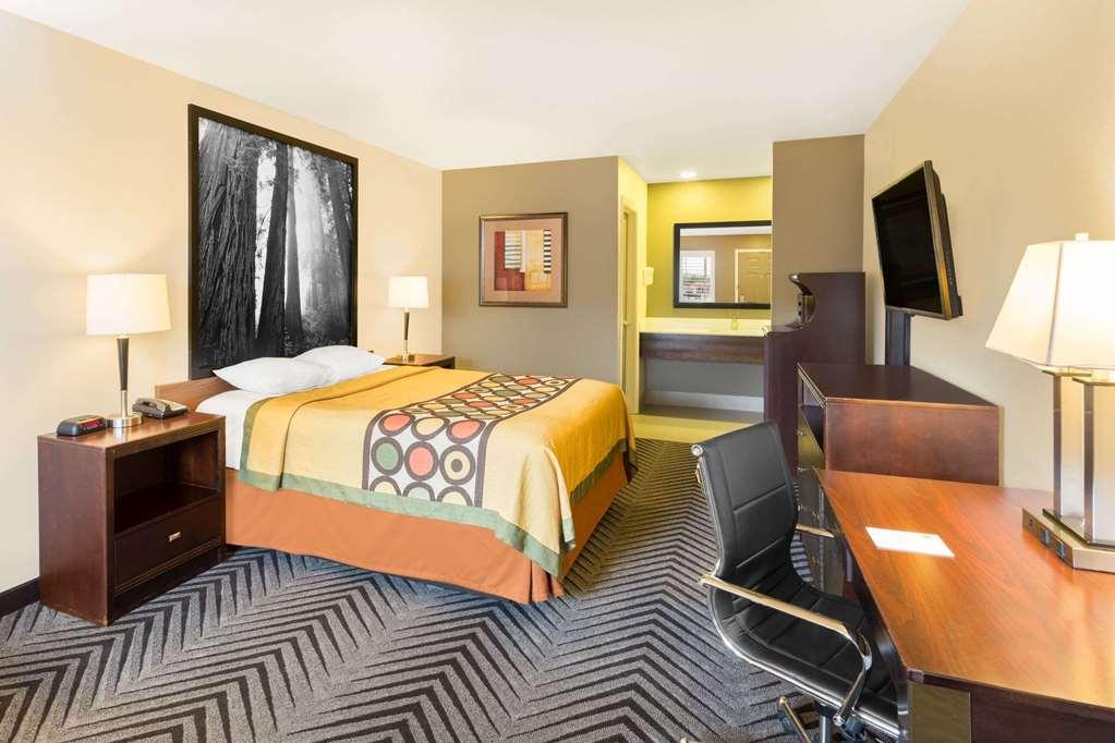 Red Roof Inn Huntsville, Al Room photo